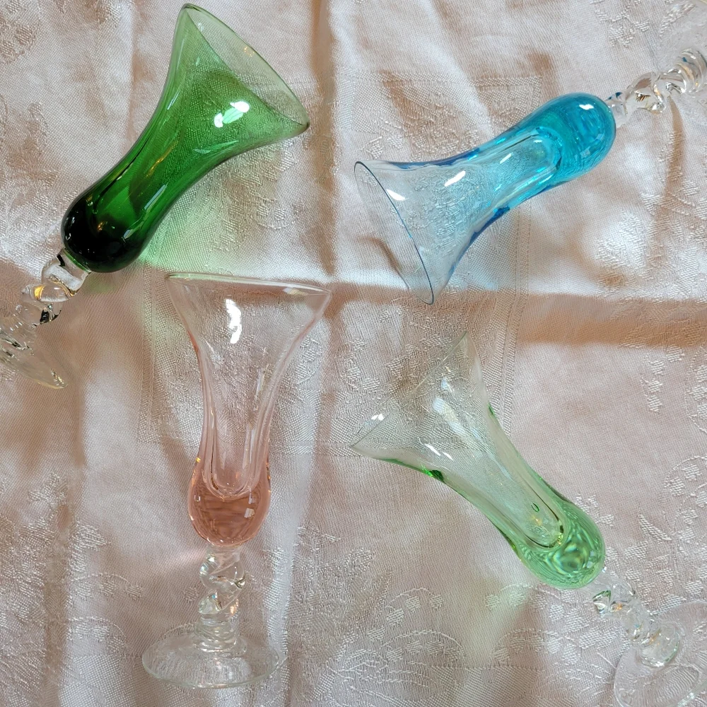 Cordial Glasses ~ Shot Glasses ~ Set of 4 (2 are chipped) FINAL PRICE ITEM!